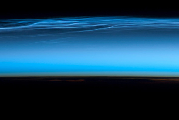 В NASA создали светящееся ночью облако