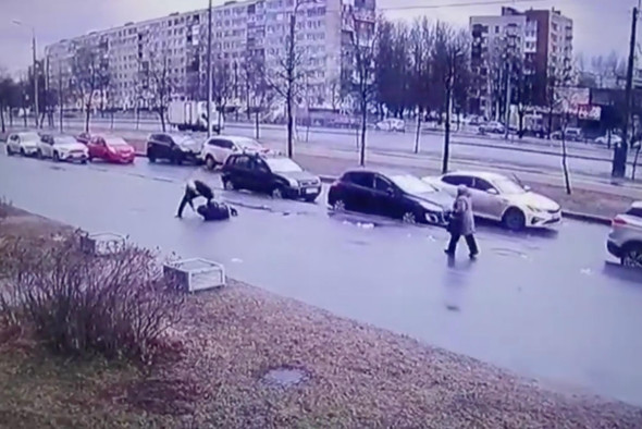 В Петербурге таксист выстрелил в клиента из сигнальной ракеты