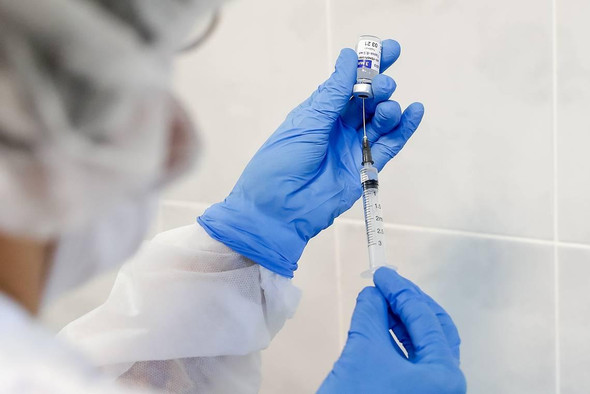 Центр Гамалеи подал заявку на регистрацию вакцины «Спутник Лайт»