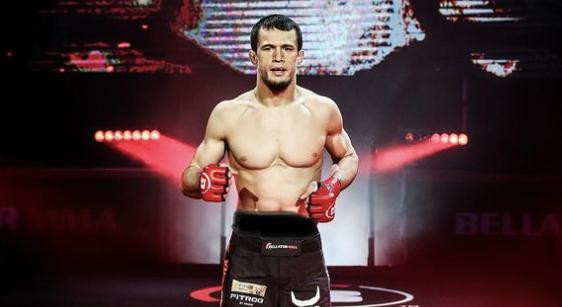 Усман Нурмагомедов одержал победу на Bellator 255