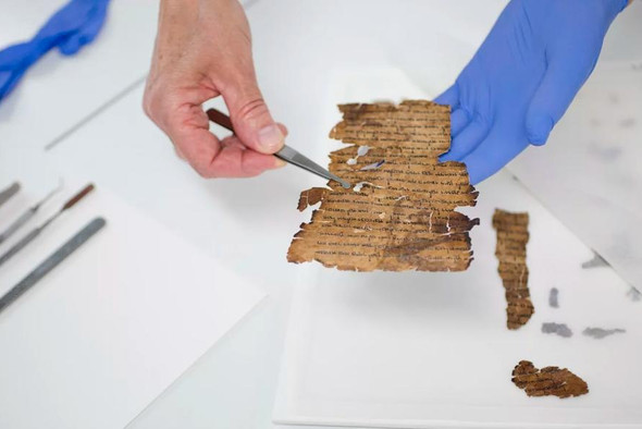 Нейросеть определила, что свитки Мертвого моря писало две группы переписчиков