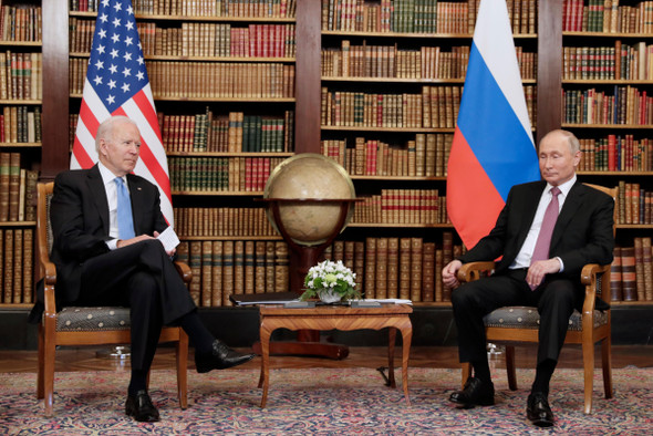 «Пугать друг друга бессмысленно». Главные заявления Путина по итогам встречи с Байденом