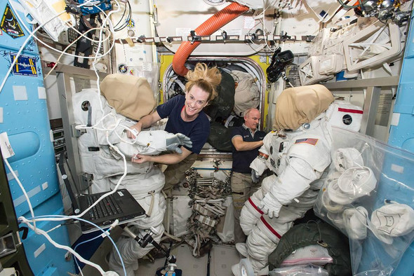 Космонавтов научат стирать одежду в космосе