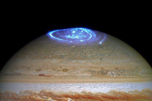 Полярное сияние на Юпитере нагревает его атмосферу