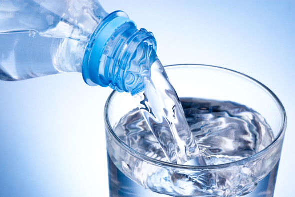 Вода в бутылках влияет на природу в 1400 раз сильнее, чем вода из-под крана