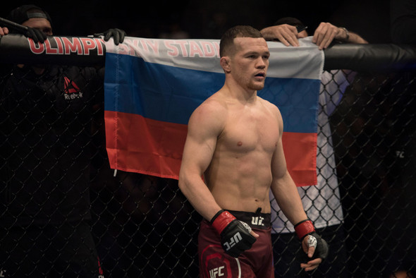 Петр Ян планирует вернуть чемпионский пояс UFC в Россию. Его ждет бой с Сэндхагеном