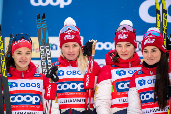 Россия впервые за 17 лет выиграла в женской эстафете на этапе Кубка мира по лыжным гонкам