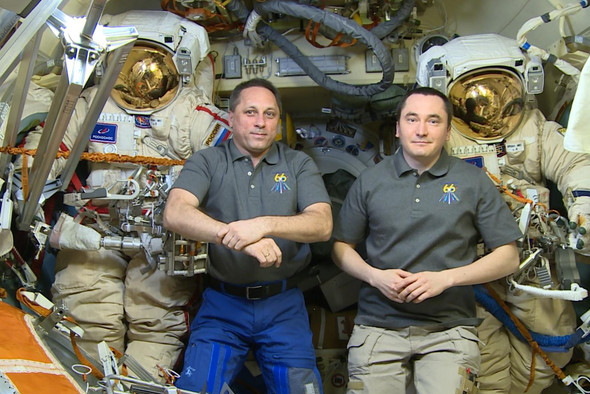 Российские космонавты впервые в новом году вышли в открытый космос