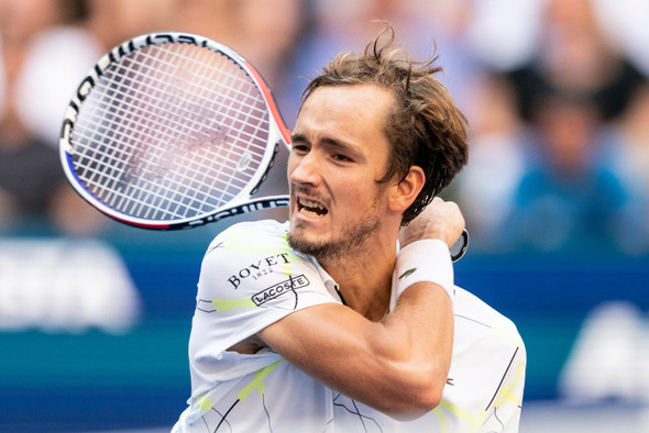 Обидное поражение. Медведев уступил Надалю в драматичном финале Australian Open