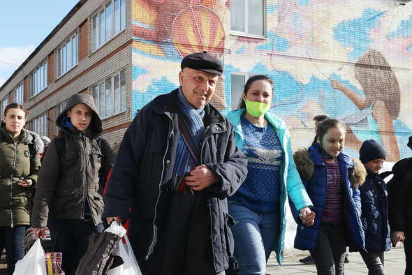 Как Россия приняла беженцев Донбасса и что их ждет дальше