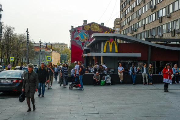 «Храм вестернизации»: как в СССР появился первый McDonald’s