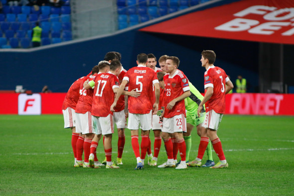 Проблемы с товарищескими матчами и отбором на Евро: как сборной России не дают играть?