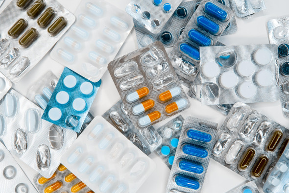 Чудо-лекарство: как появились первые антибиотики и почему принимать их необязательно