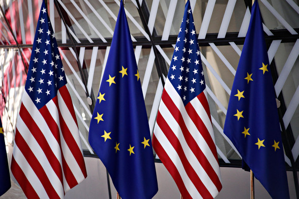 ЕС опасается торговой войны с США. Как до этого дошло?