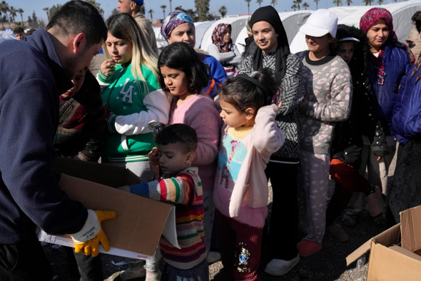 Донорство и пожертвования: как помочь пострадавшим от землетрясений в Турции и Сирии