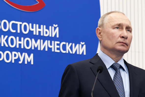 Дальний Восток, переговоры с Украиной и цены на нефть: о чем говорил Путин на ВЭФ-2023 