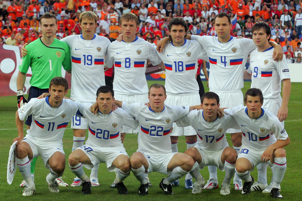 Где сейчас футболисты сборной России, которые обыграли Нидерланды на Евро-2008?