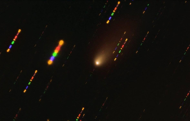 Изображение кометы 2I/Borisov и фоновых звезд, полученное в конце 2019 года телескопом VLT / ESO / O. Hainaut