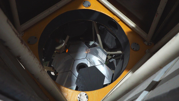 Сегментированное зеркало в телескопе «Синтез-3»/ cntee.com
