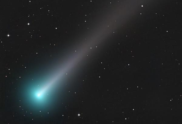 Комета Леонарда 4 декабря. Фото: Chris Schur/Astronomy