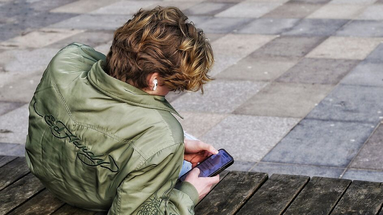  Richard Williams/Unsplash