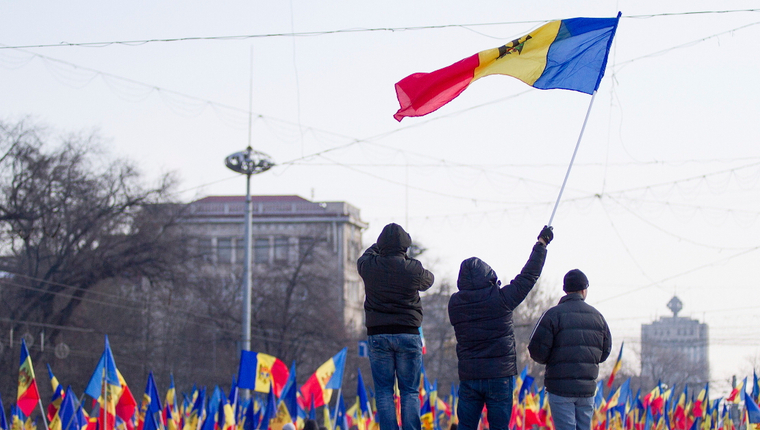 Мнимая свобода: как в Молдавии за ночь «накрутили» голоса за евроинтеграцию?