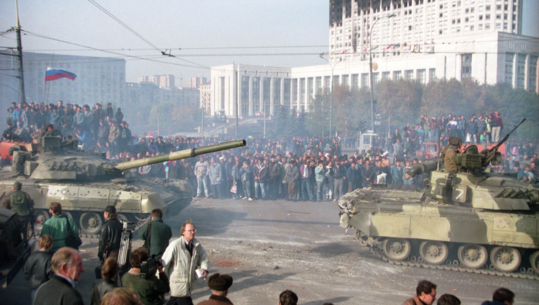 Политический кризис 1993-го для чайников: почему Ельцин расстрелял парламент?