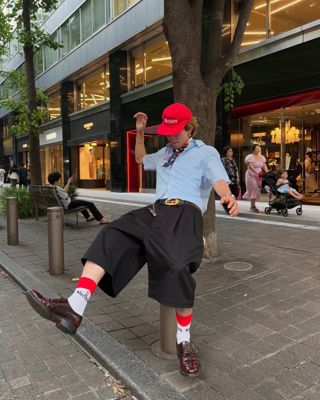 Стиль Japandi на улицах Токио. Фото © Instagram (признан экстремистской организацией и запрещен на территории Российской Федерации) / syunya_ppppp