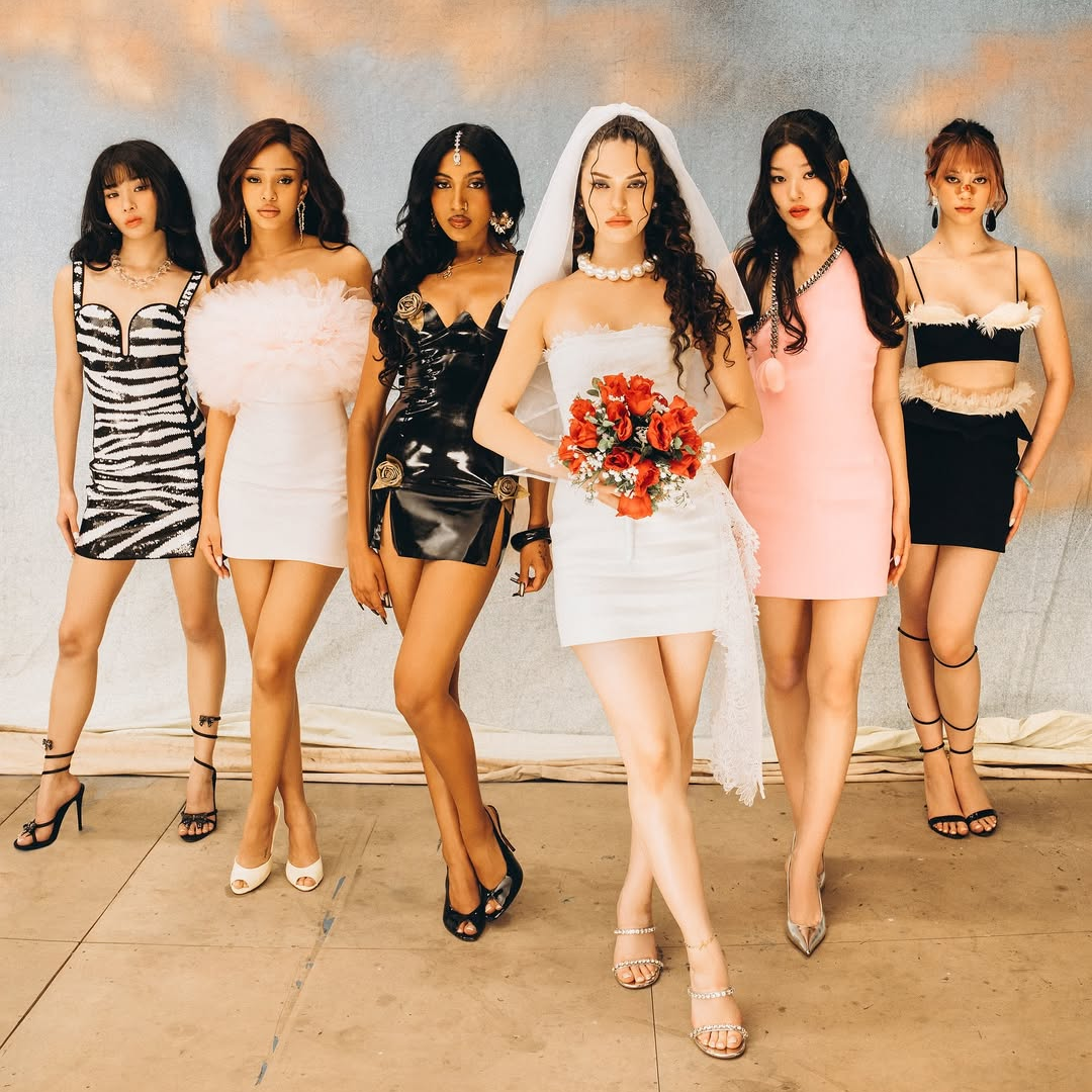 KATSEYE в клипе на песню Gabriela / Weverse / KATSEYE
