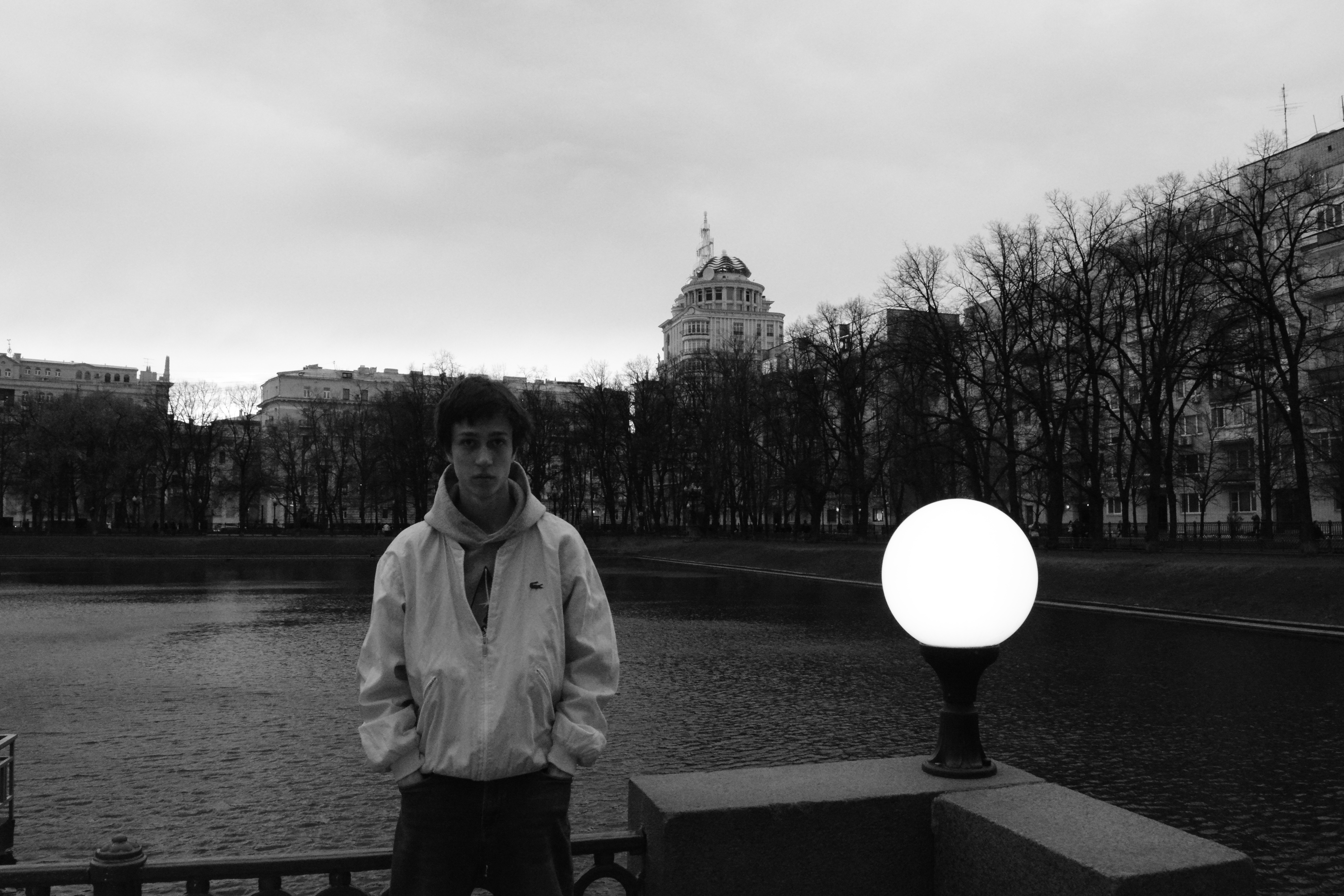 Рэпер G Sound на Патриарших прудах в Москве. Фото из архива Александра Головняка