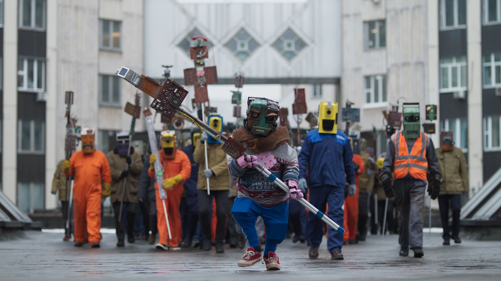 Робогозин в сериале «Кибердеревня 2»/«Кинопоиск»