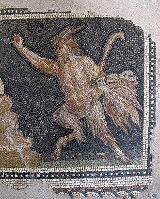 Римская мозаика с изображением рогатого Пана с козьими ногами, держащего пастуший посох.